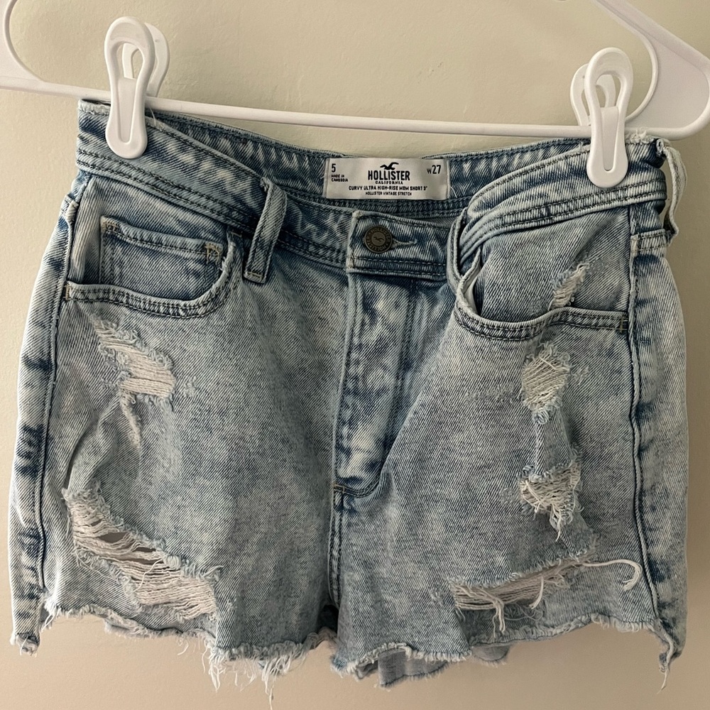 Hollister curvy ultra high rise mom shorts.